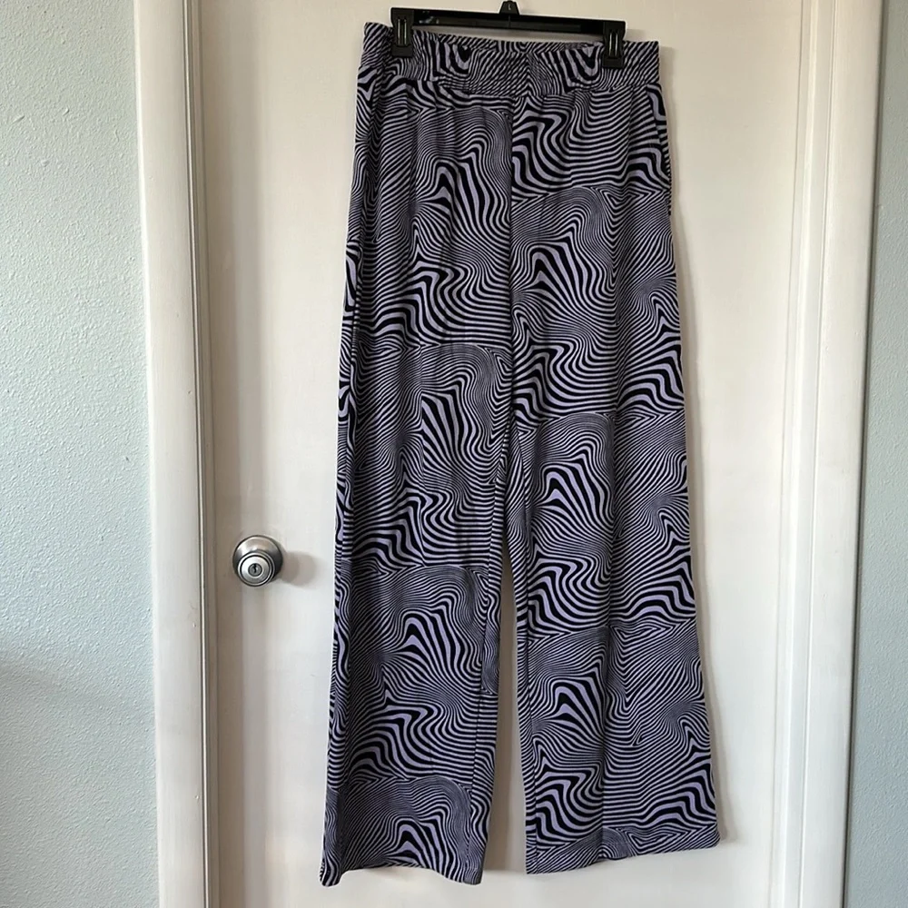H&M Divided pants & hoodie; Large, purple & black - Picture 2 of 10